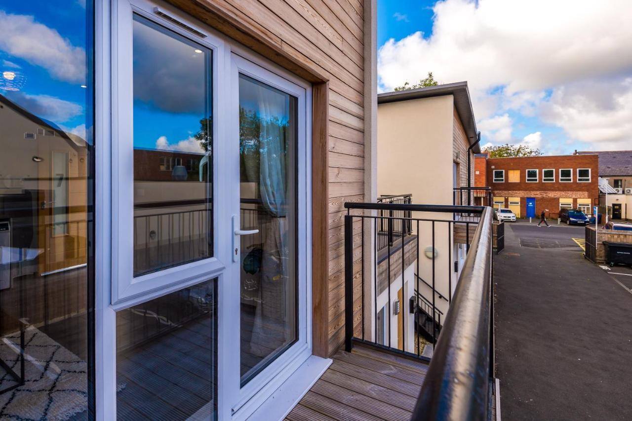 Stunning 2 Bed Apt By Greenstay Serviced Accommodation - Located In Formby Village - Perfect For Short & Long Stays - Couples, Friends & Families & Business Travellers All Welcome - Dog Friendly - 7 Exterior foto